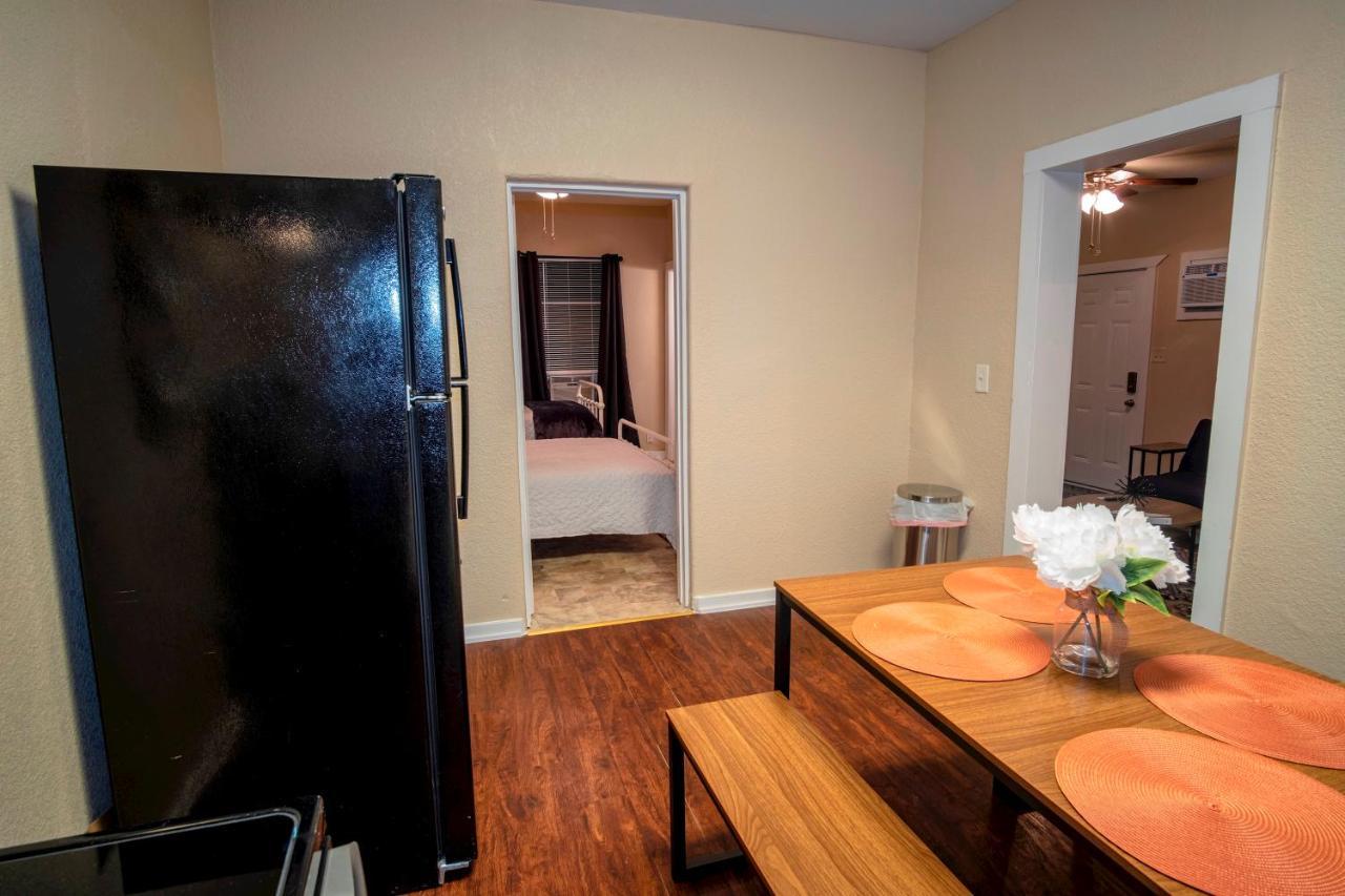 Cozy Downtown Guest House 2Br/1Ba Sleeps 8 San Antonio Buitenkant foto